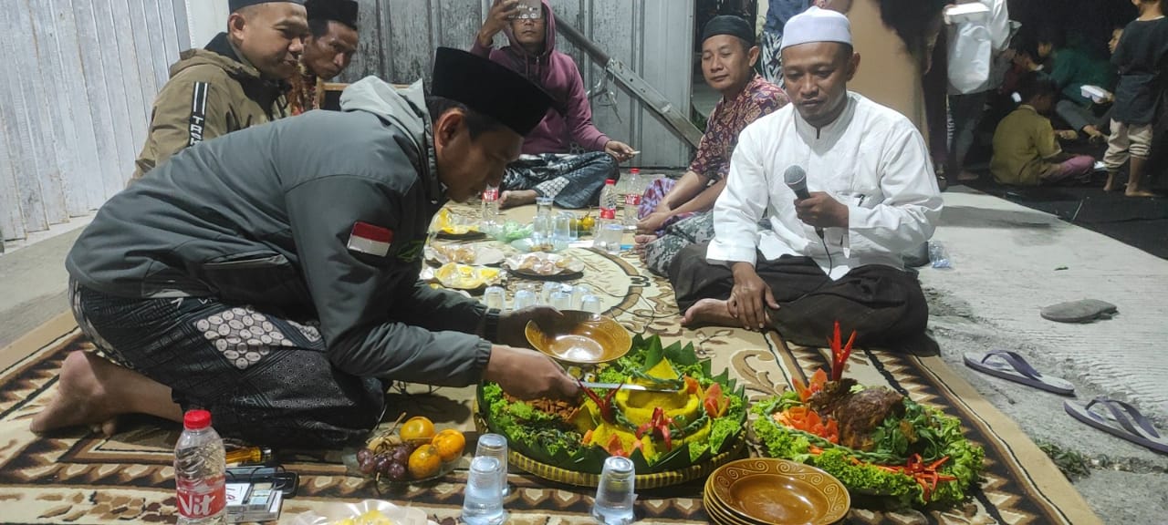 Warga Dukuh Balong Gelar Syukuran Jalan Baru