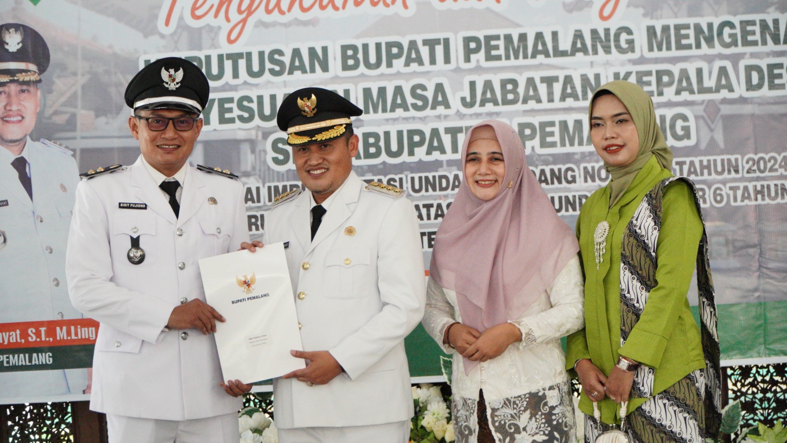 Bupati Pemalang Kukuhkan Perpanjangan Masa Jabatan Kades se-Kabupaten Pemalang